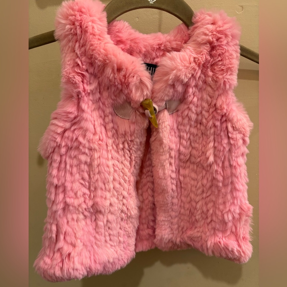 NWOT Mitchie’s Real Hot Pink Rabbit Fur Vest Little Girl’s Medium